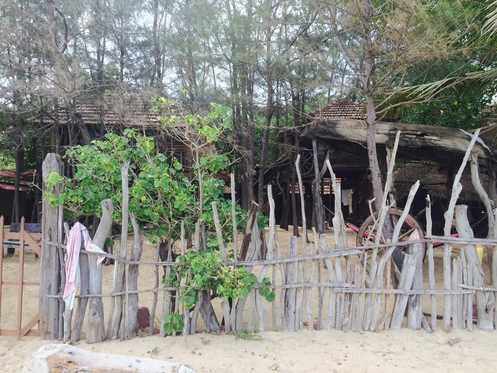 Beach Hut Arugam Bay Eksteriør billede